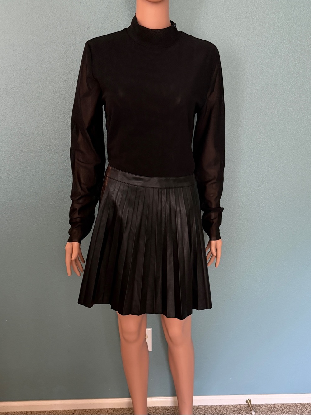 Steve Madden Nevah Classic Black Pleated Faux Leather Skirt